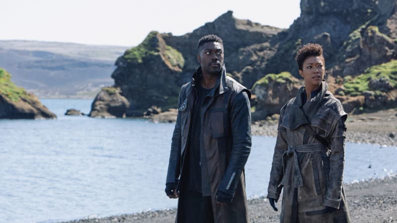 Sonequa Martin-Green and David Ajala in Star Trek: Discovery.