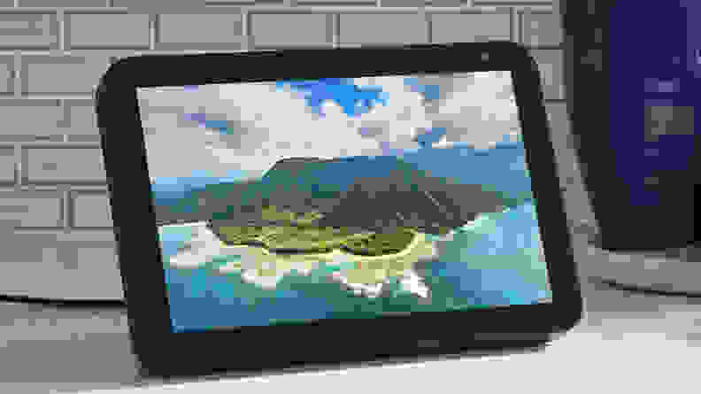 Echo Show 8 with an image of Hawaii on the screen.