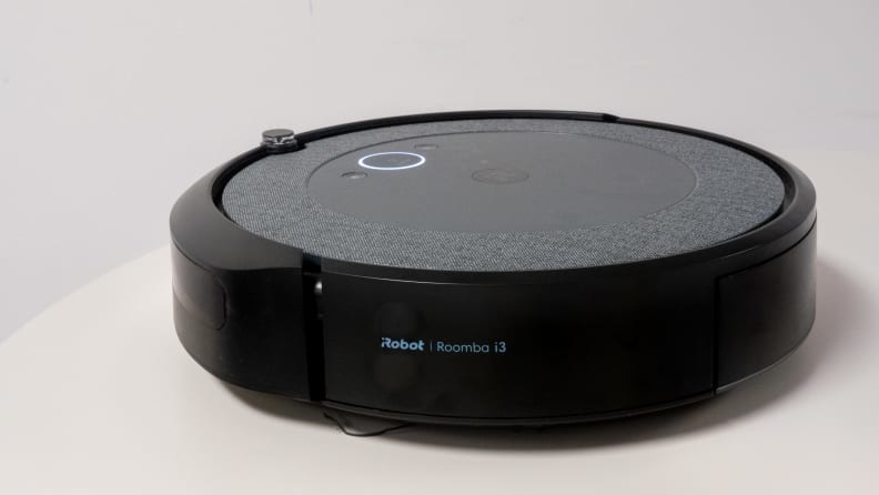 iRobot Roomba 697 - Smart Robot Vacuum Cleaner - 3 Step Cleaning