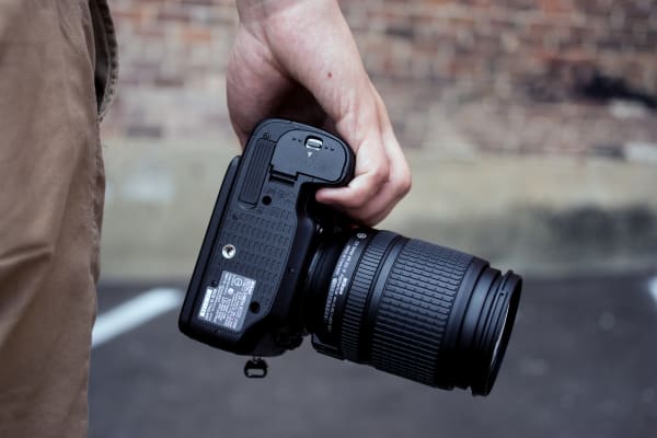 The deep grip on the D7200 makes handling over long periods a pleasure.