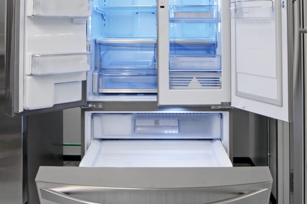 With door-in-door storage, tilting freezer doors, and plenty of space overall, organizing food in the Kenmore Elite 74033 should be a snap.