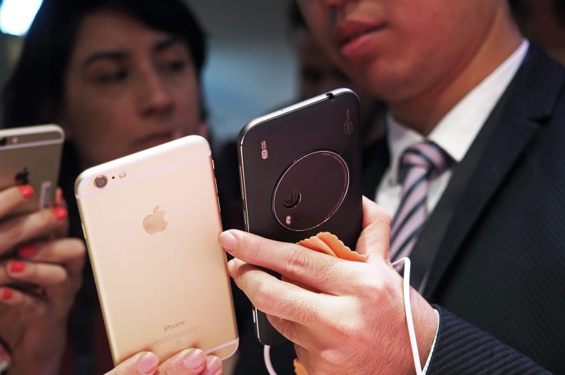 Despite being one of the few smartphones to offer an optical zoom lens, the ZenFone Zoom isn't too bulky.