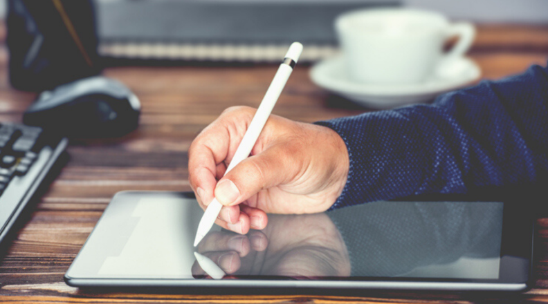 Apple pencil being used on tablet