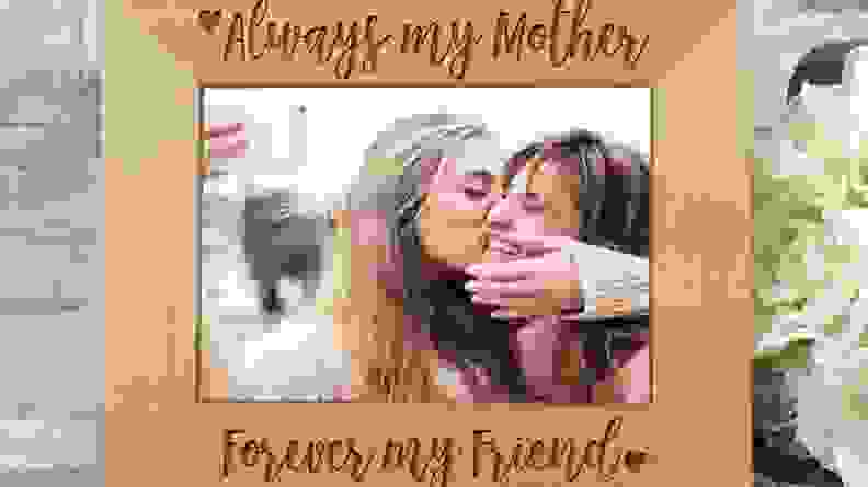 For the mom who’s your best friend: Personalized picture frame