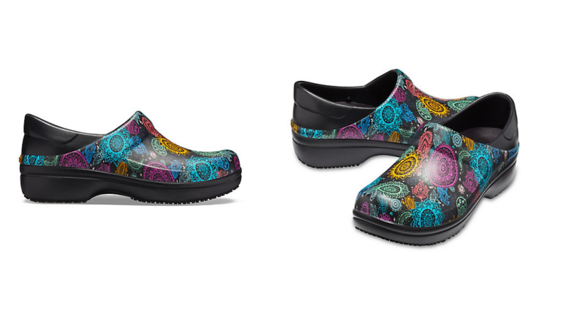 Patterned enclosed clogs