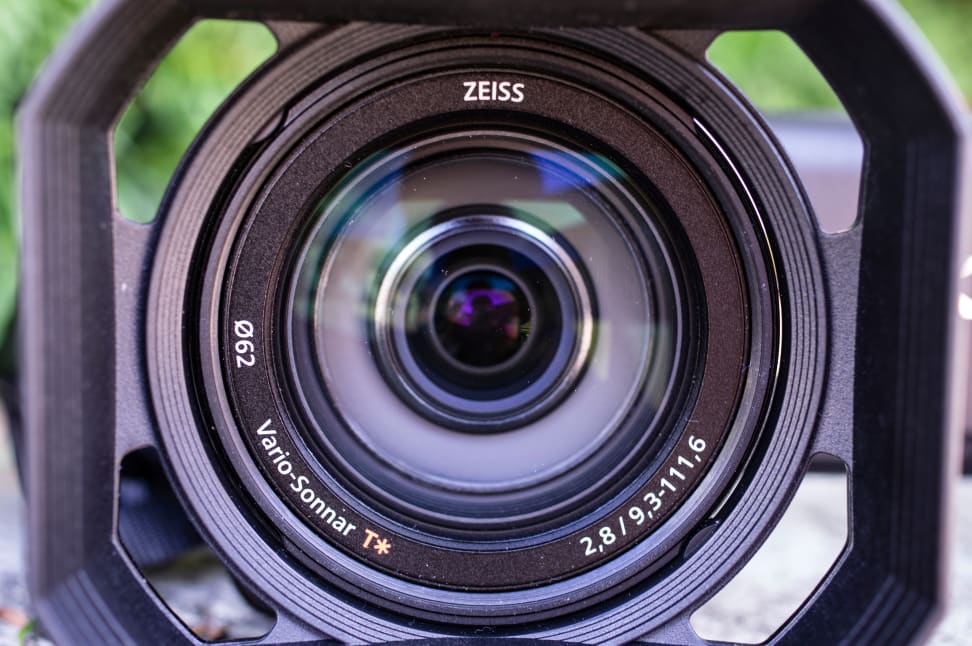 sony-ax100-lens.jpg