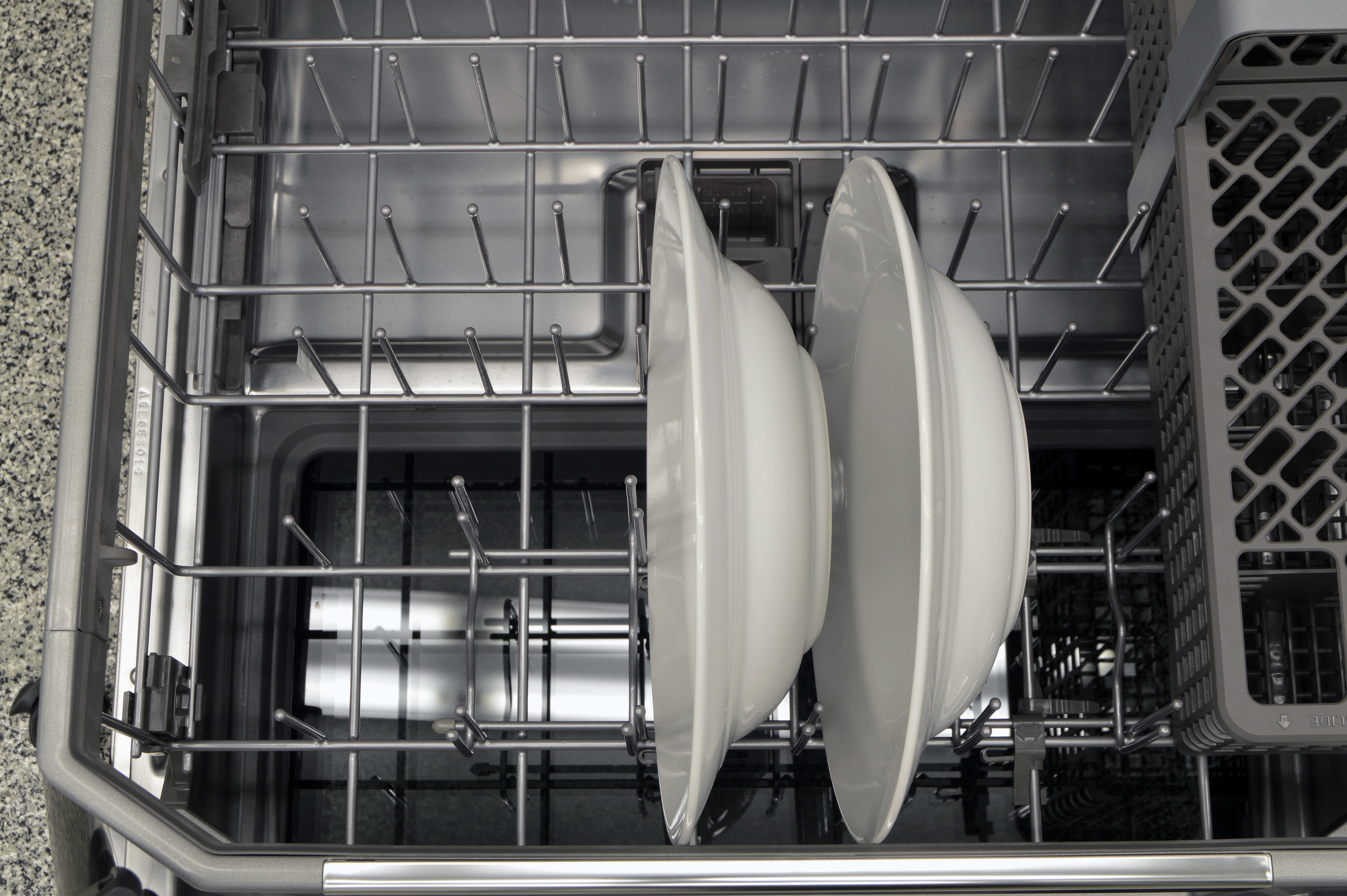 Kitchenaid Kdtm804ess Dishwasher Review Reviewed Com Dishwashers Thick Ornate Plates On The Lower Rack
